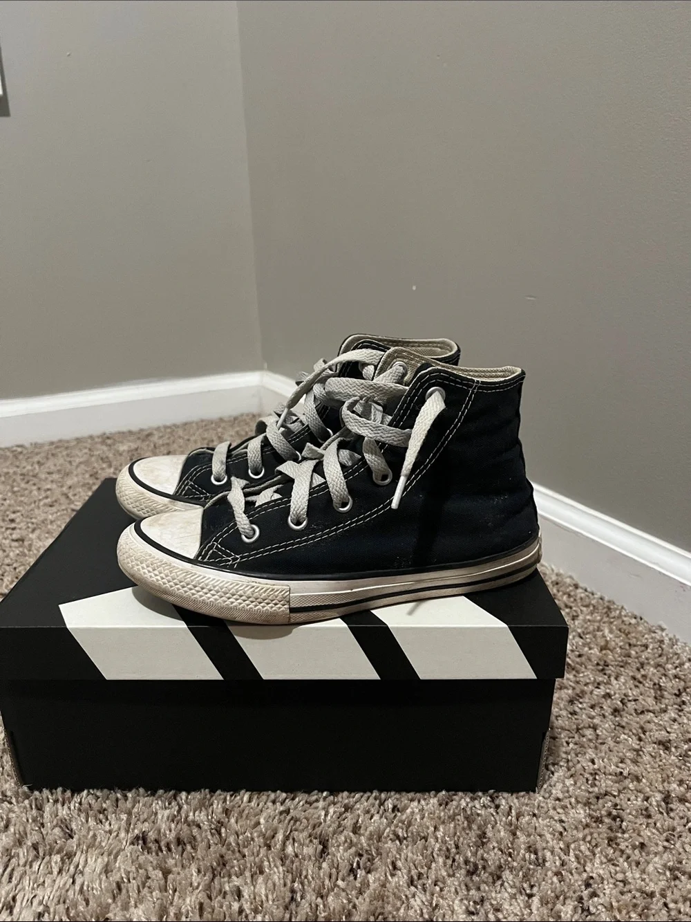 Kids black converse